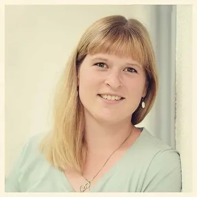 Antonia Flügel, Logopädin